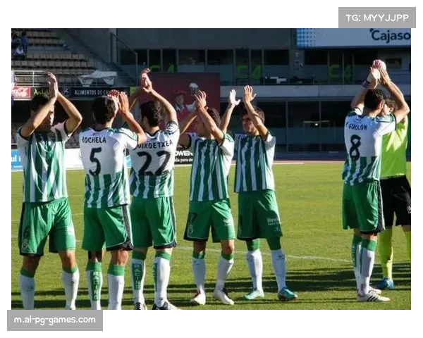 都灵伤愈复出迎关键战，热那亚挑战升级迎难而上